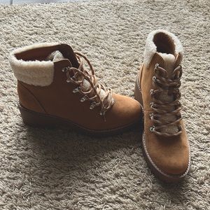 New without tags target boots